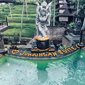 3* Aldeamento Turístico Junjungan